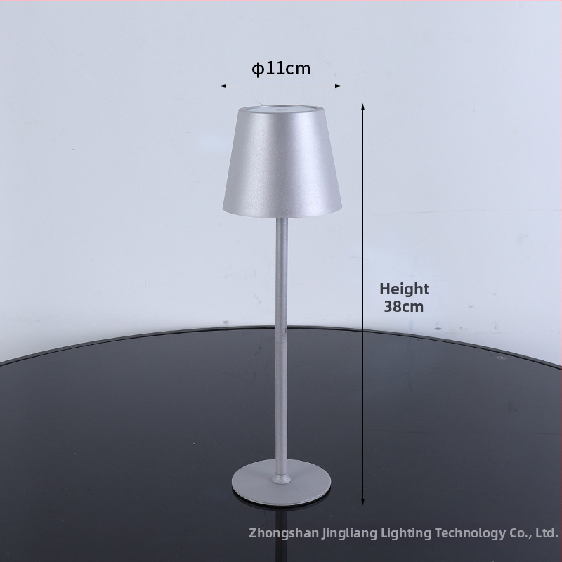 Galda lampa ar pieskārienu vadību Skandināvu minimālisma stilā, korpuss no plastikas+dzelzs, nakts un apkārtnes gaisma