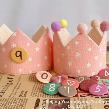 Bērnu dzimšanas dienas cepure‑vainags rekvizīts fotogrāfijām, audums, pielāgojama, individuāli iepakota, vecuma grupas 0–3, 3–6, 6–10, 10+