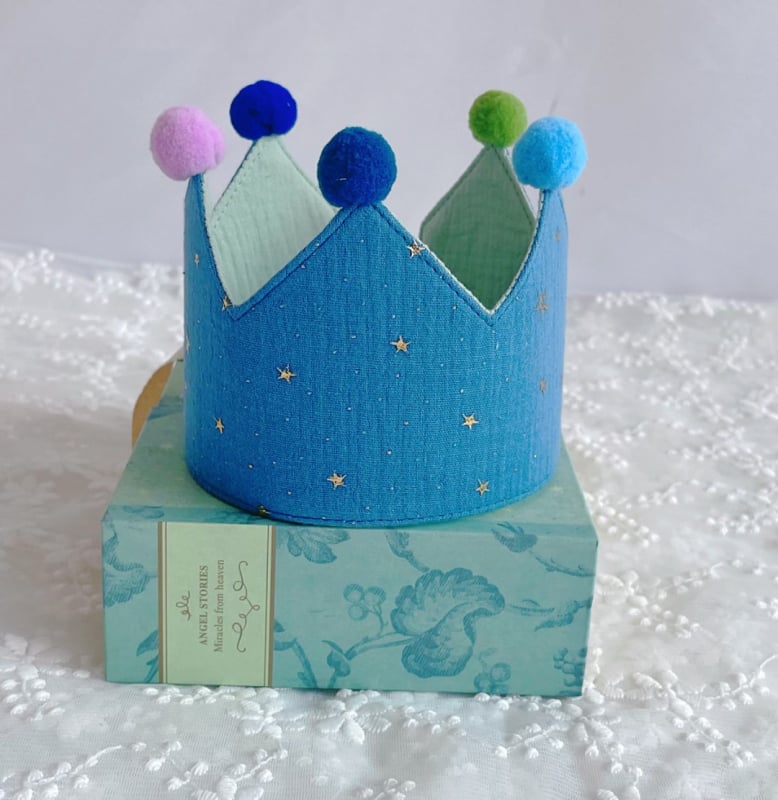 Bērnu dzimšanas dienas cepure‑vainags rekvizīts fotogrāfijām, audums, pielāgojama, individuāli iepakota, vecuma grupas 0–3, 3–6, 6–10, 10+