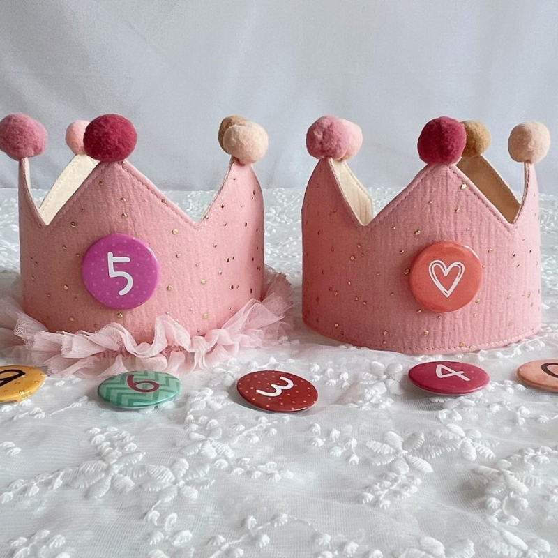 Bērnu dzimšanas dienas cepure‑vainags rekvizīts fotogrāfijām, audums, pielāgojama, individuāli iepakota, vecuma grupas 0–3, 3–6, 6–10, 10+