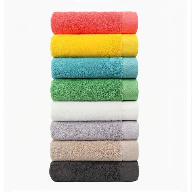 CNJ sejas dvielis no 100% kokvilnas, 30s diegi, izšūšana un džakarda apstrāde, svars 140–170 g