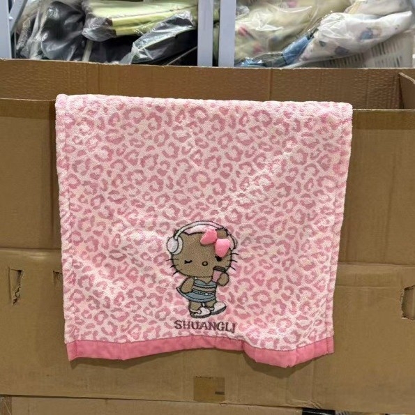 Näo rätik leopardi kassimustriga – koralli fliis, 150D, õmmeldud, 50–80 g