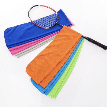 Sporttörölköző bambuszszén rostból, gyorsan száradó, vízfelvétel 5-10s, 100d combed yarn, 47g