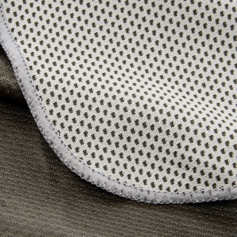 Sporttörölköző bambuszszén rostból, gyorsan száradó, vízfelvétel 5-10s, 100d combed yarn, 47g