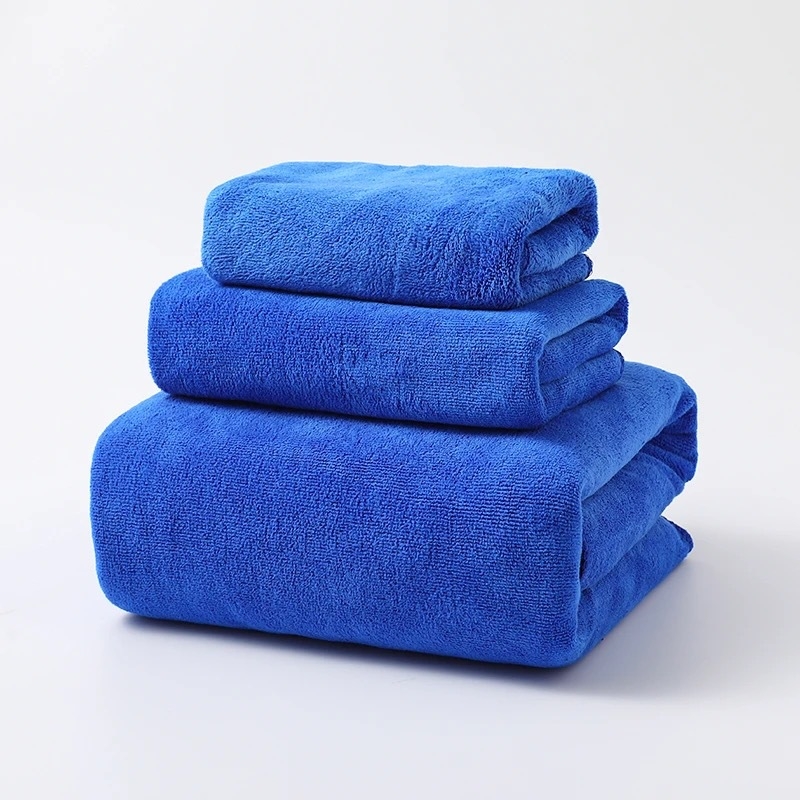 Poliester alapú többfunkciós autótörölköző, 110 g, nedvszívó és folteltávolító, nedves és száraz használatra, logónyomás elérhető