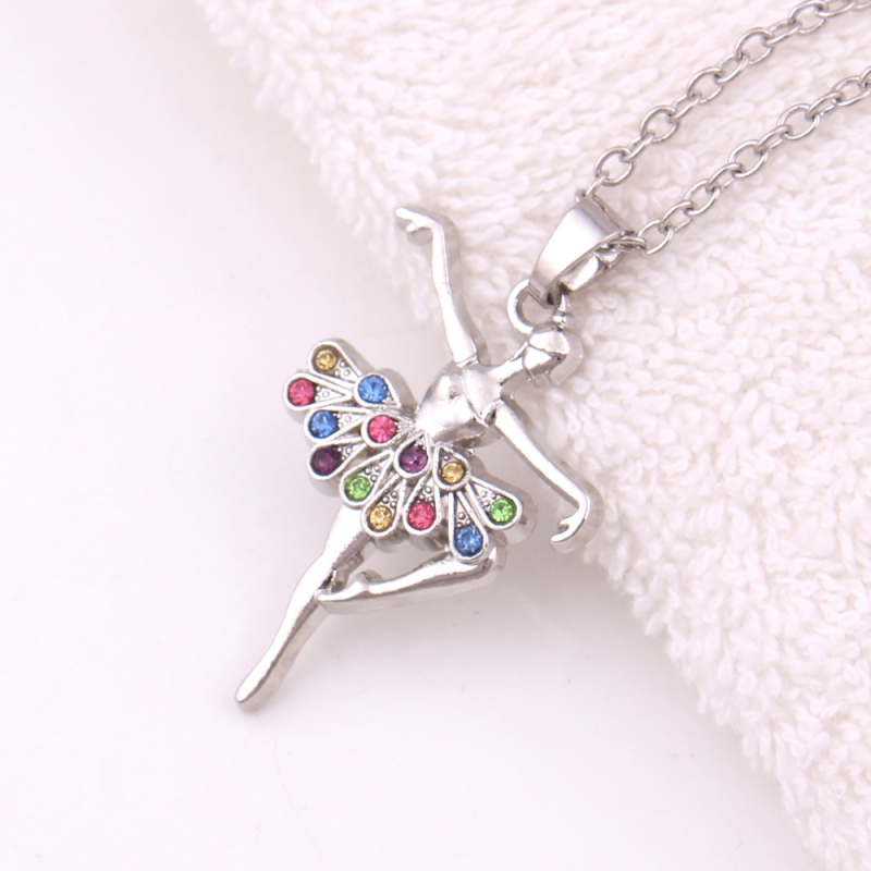 Kaklarota ar baleta dejotājas kulonu no sakausējuma, krusta ķēde, elektroplakšana, 18K tīrība, universāla, regulējams pagarinājums