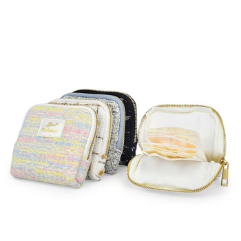 Velúr ékszertáska bojtos cipzárral – clutch/Instagram-stílus, puha kivitel, modell Wy047