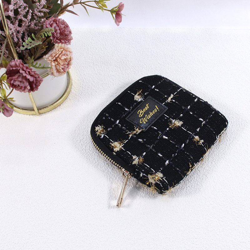 Velúr ékszertáska bojtos cipzárral – clutch/Instagram-stílus, puha kivitel, modell Wy047