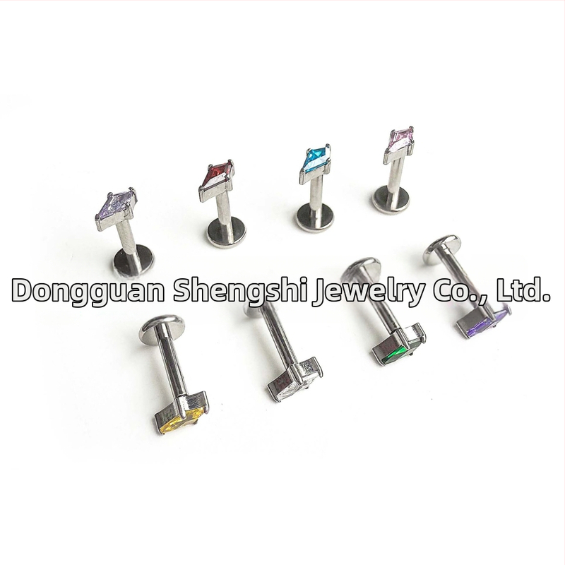 Kite zirkónové náušnice-stud s G23 titánom, geometrický romb, unisex