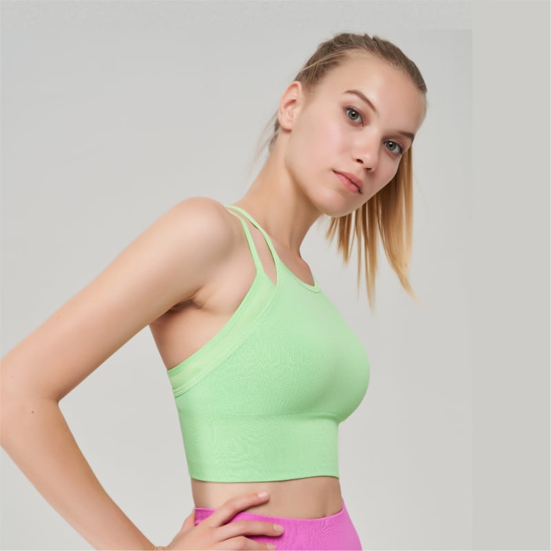 Sporta krūšturis-vestas treniņiem bezšuvju dizains - ārējais audums nylonammonija maisījums (92% neilons, 8% spandeksa oderes); pilnas krūšu formas kauss; moldēti kauss, augšdaļa plāna un apakšdaļa bieza; fiksētas dubultās siksnas; jacquard raksts