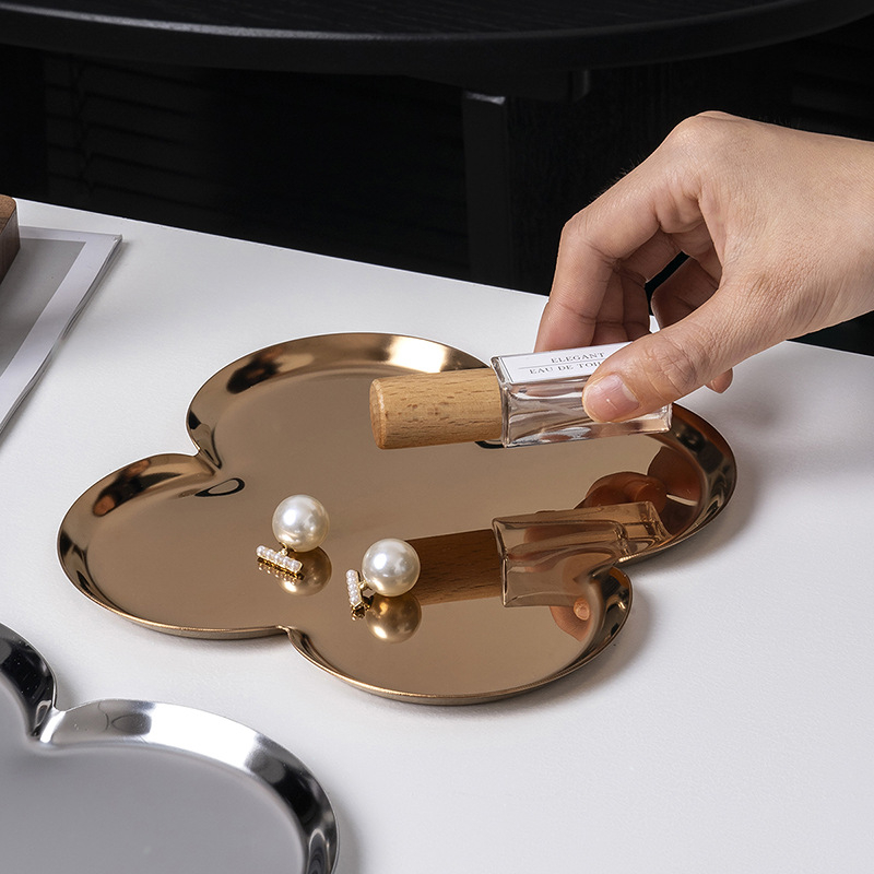 Neratised terasest lillekujuline ehtehoidla plaat – laualine dekoratiivne taldrik lille motiiviga, kerge luksusstiil, elektroplating