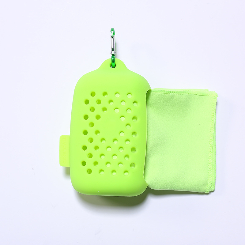 Mikrofibras sporta dvielis, 100 g, malā šuvēts, ātra absorbcija 0–5 s, iespējama logotipa pielāgošana