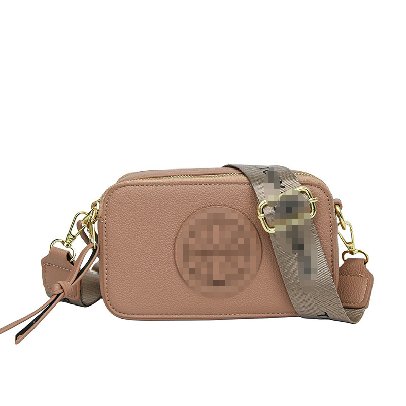 Ženska crossbody torbica s Lychee uzorkom, PU materijal, vertikalna kvadratna forma, magnetsko zatvaranje, unutarnji pretinac za telefon i džep sa zatvaračem, jedna naramnica