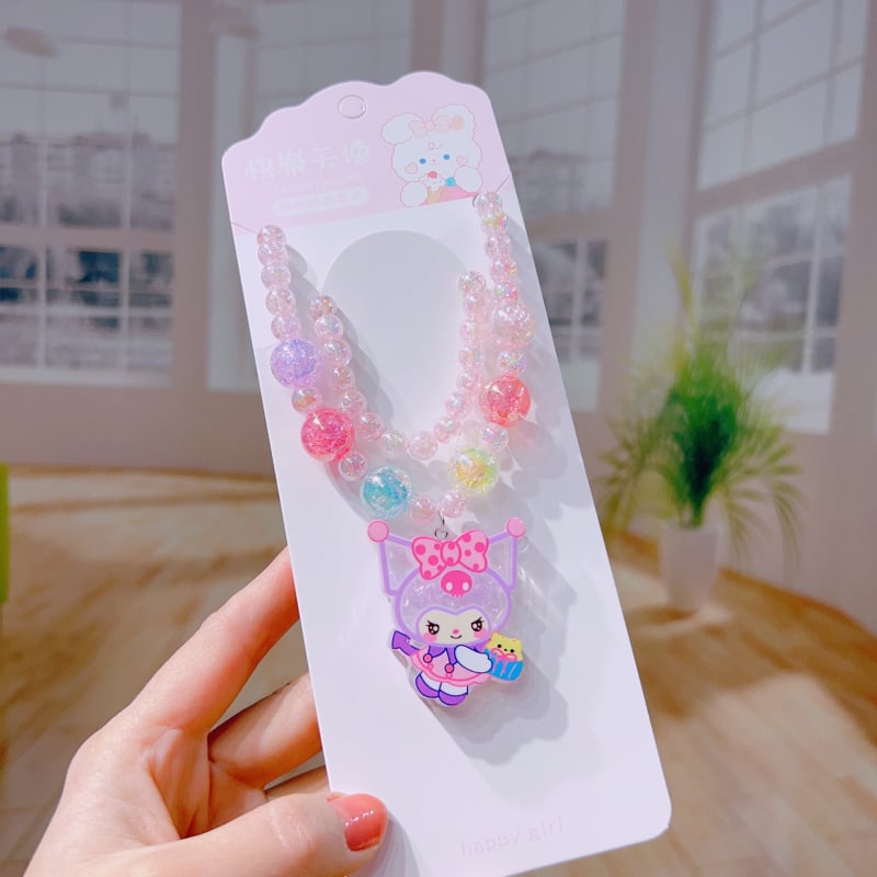 Bērnu akrila kaklarotu komplekts ar daudzslāņu pērlīšu ķēdi un kulonu, karikatūras varonis, garums līdz 20 cm