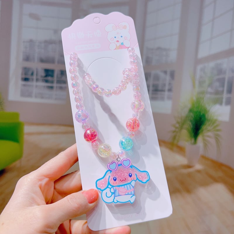 Bērnu akrila kaklarotu komplekts ar daudzslāņu pērlīšu ķēdi un kulonu, karikatūras varonis, garums līdz 20 cm