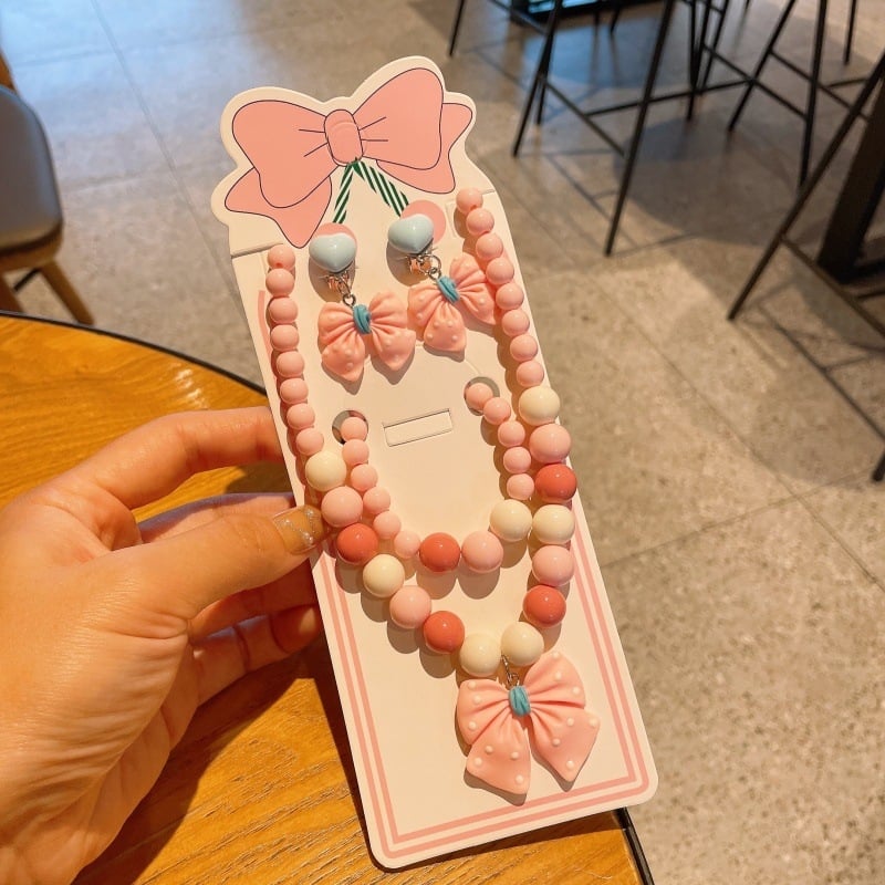 Kaklarota ar loku kulonu, Korejas stila, no plastmasas, roku darbs, piemērota bērniem no 3 līdz 10 gadiem