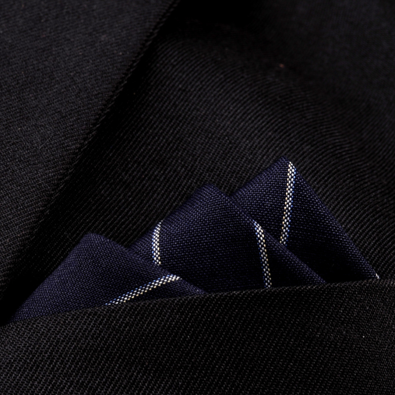 Joslaina kabatas lakatiņa uzvalkam, jacquard audums, poliestera-kokvilnas maisījums, poliestera odere