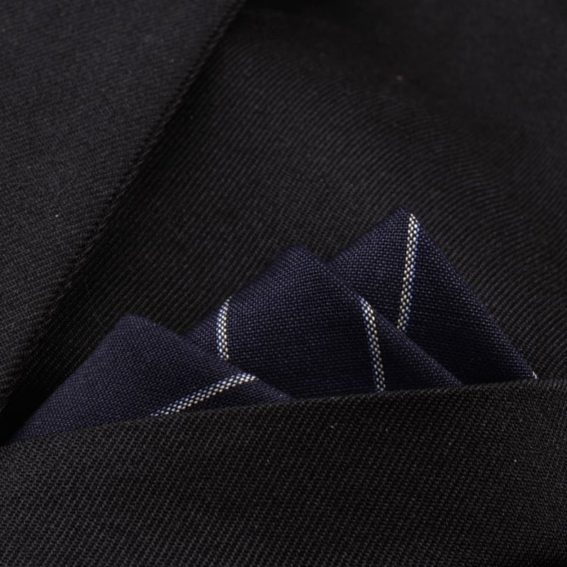 Joslaina kabatas lakatiņa uzvalkam, jacquard audums, poliestera-kokvilnas maisījums, poliestera odere