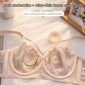 Mežģīņu krūšturis ar kausiem trusīšu ausu formā, plānas formētas krūzes, fiksētas plecu siksnas, aizmugurē četru rindu aizdare