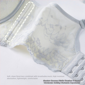 Krūšturis ar 3/4 kausiem, plānas formētas krūzītes, fiksēti dubulti plecu siksnas, četras rindas aizmugurējo āķu, elpojošs