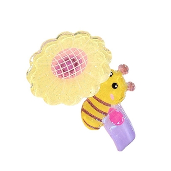 Bērnu plastmasas rokassprādze ar karikatūras motīvu: zieds un truša motīvs — rokdarbs, materiāls: plastmasa/resīns, bez uzstādēm, vecums 3–10 gadi