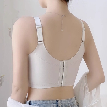 Krūšturis komplekts ar 3/4 kausiem, plāns veidots kauss, fiksētas plecu lencītes, mugurē sešas sprādzes, savilkšana un augšējā atbalsts