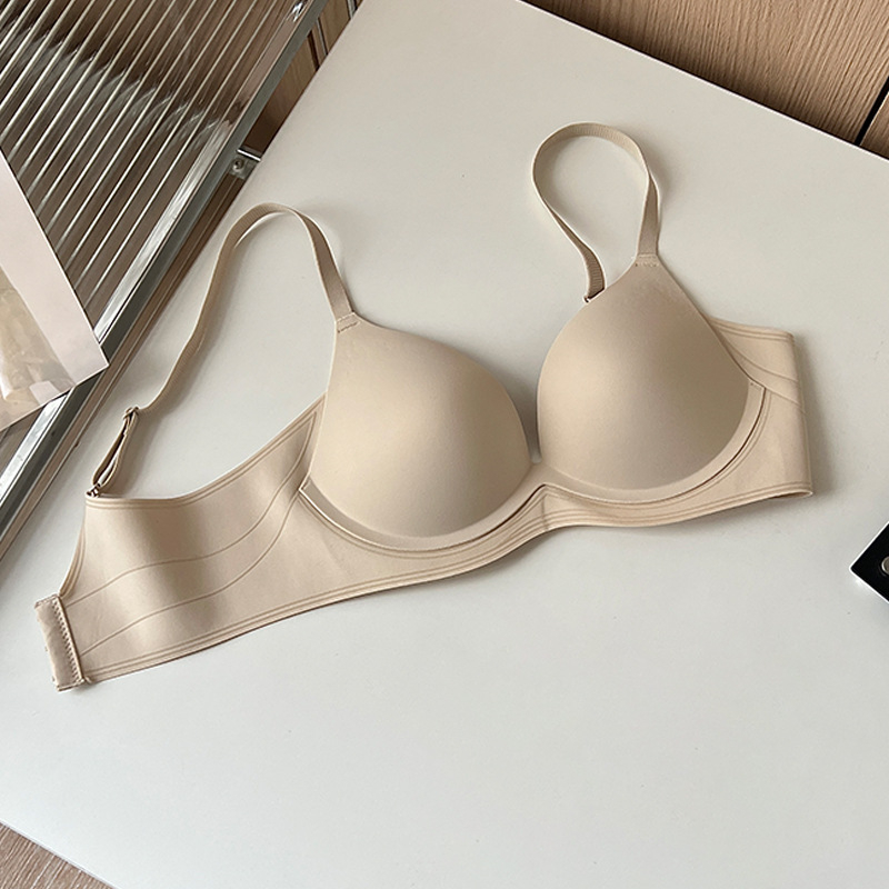 Bezšuvju glancēts push-up krūšturis sievietēm, neilons, kauss 3/4, aizmugures četru āķu aizdare, fiksētas siksnas, elpojoša mīksta atbalsta