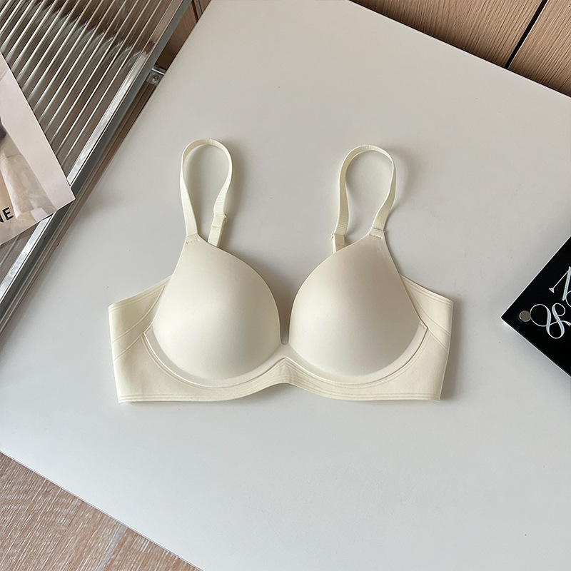 Bezšuvju glancēts push-up krūšturis sievietēm, neilons, kauss 3/4, aizmugures četru āķu aizdare, fiksētas siksnas, elpojoša mīksta atbalsta