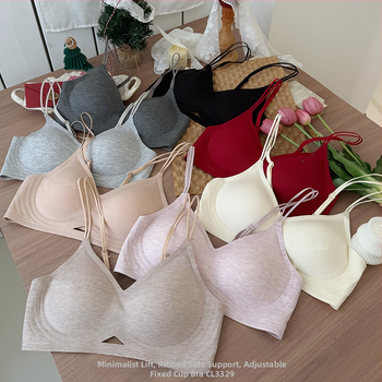 Bezvadu krūšturis ar 3/4 kausiem, plānas veidotas kupas, fiksētas siksnas, elpojošs neilona audums, mugurējais aizdare ar četru rindu aizdarēm