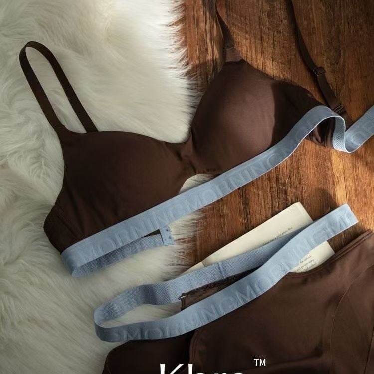 Sieviešu krūštura komplekts, neilona audums, plānas formētās kupas, bez stieplēm, push-up efekts, bezšuvju, fiksētas dubultās siksnas, muguras divkāršā aizdare, elpojošs un ērts