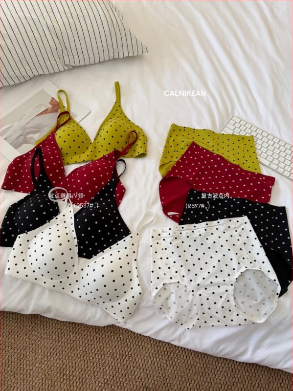 Retro ar punktotu dizainu krūšturu komplekts, 3/4 kauss, fiksēti plecu sargi, elpojošs un ērts