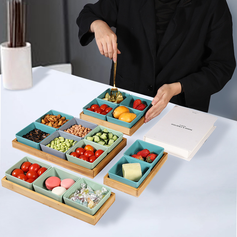Melamin tanjur nordijskog stila s četiri odjeljka za grickalice, orašaste plodove, suho voće i umake