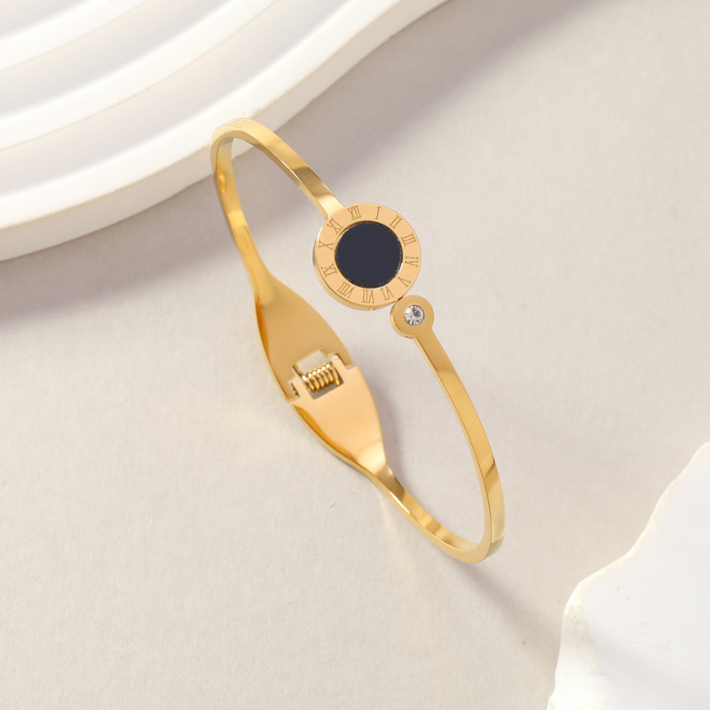 Rokassprādze no nerūsējošā tērauda, elektroplatinga pārklājums, izcelsme Yiwu, 2024. gada vasaras izlase, stils All-Match