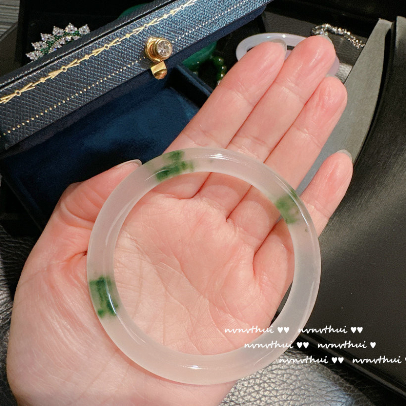 Nefrīta rokassprādze NVNV THUI, roku darbs, franču retro stils