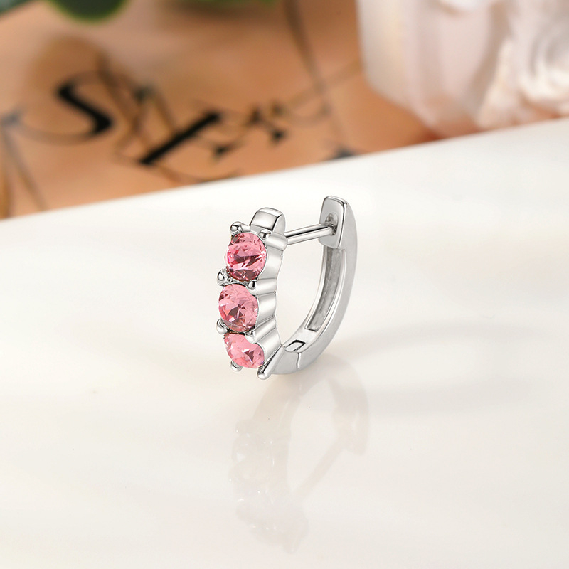 Auskari no titāna tērauda ar ģeometrisku formu un mikro diamantu ieklājumā, sievietēm