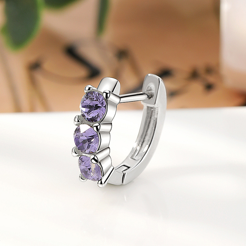 Auskari no titāna tērauda ar ģeometrisku formu un mikro diamantu ieklājumā, sievietēm