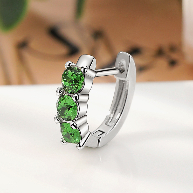 Auskari no titāna tērauda ar ģeometrisku formu un mikro diamantu ieklājumā, sievietēm