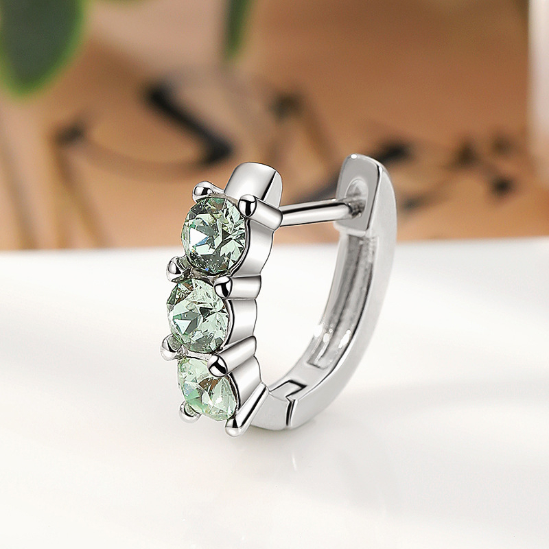 Auskari no titāna tērauda ar ģeometrisku formu un mikro diamantu ieklājumā, sievietēm