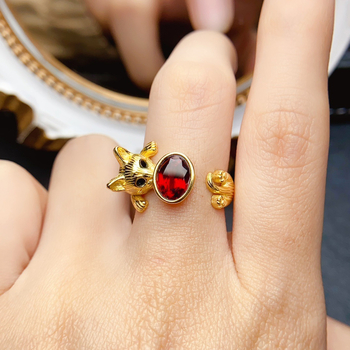 Prsten s prirodnim magnezij-aluminij granatom u srebru 925 – ručna izrada, ženski modni nakit, Caibao serija