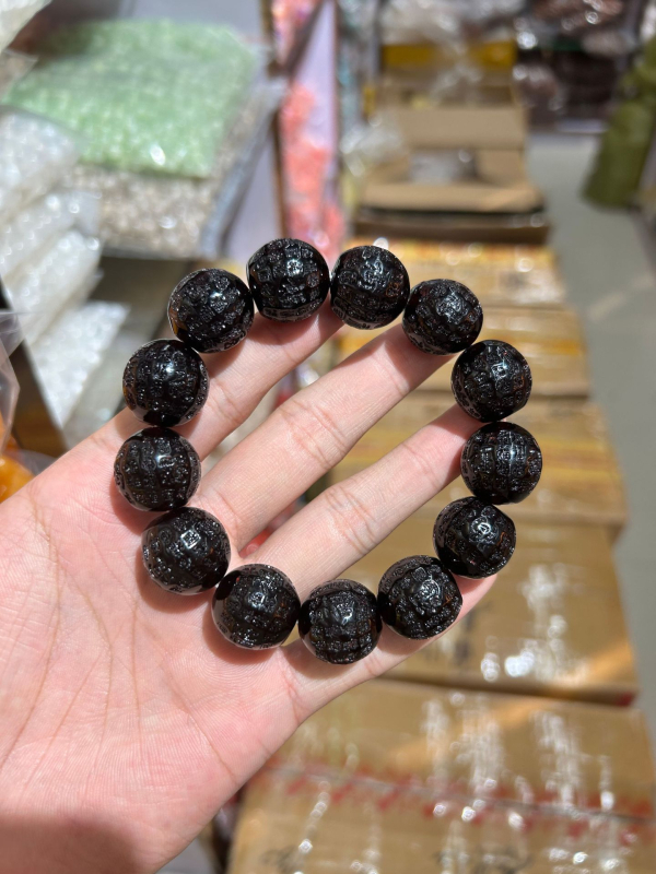 Narukvica Pixiu, etnički stil, unisex; Materijal: plastika/smola; Ručni rad; 12 komada