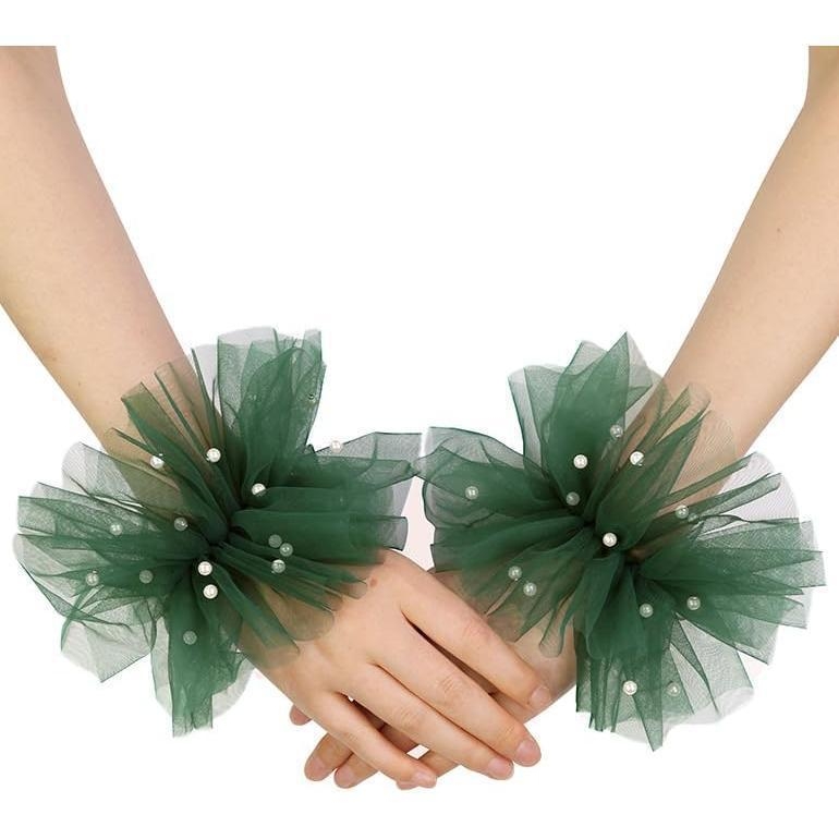 Kāzu cimdi bez pirkstiem, īsi, mežģīnēti, saglabā siltumu pavasarī.