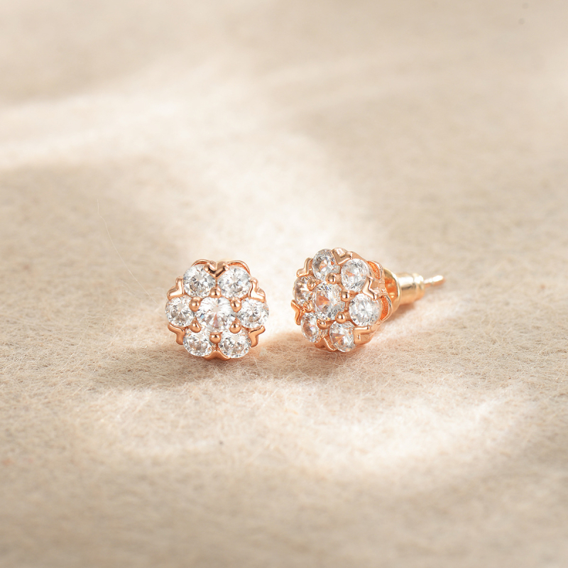 Női ékszerszett: virág motívum, keresztlánc, rézötvözet, elektroplattálás; tartalmaz nyakláncot, fülbevalót és karkötőt