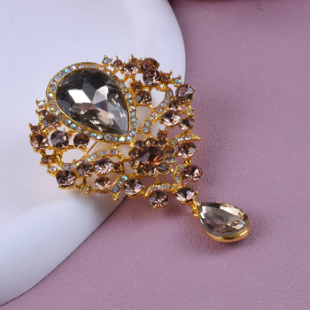 Női bross, geometriai stílus, cinkötvözet, elektropolírozott, többfunkciós