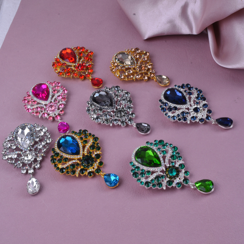 Női bross, geometriai stílus, cinkötvözet, elektropolírozott, többfunkciós