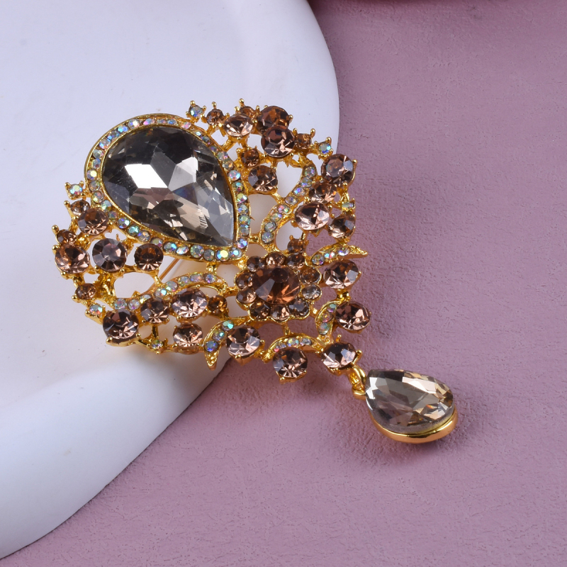 Női bross, geometriai stílus, cinkötvözet, elektropolírozott, többfunkciós