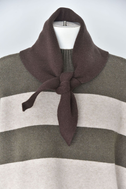 Šalles piederumi — retro adījums, mīksta tekstūra (Materiāls: vilna; Sezona: ziema/rudens; Kategorija: šalles piederumi; Izlaidums: Ziemas 2025; Noliktavā)