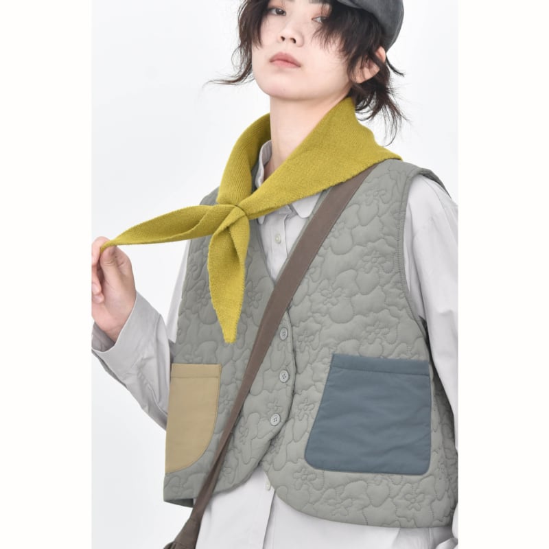 Šalles piederumi — retro adījums, mīksta tekstūra (Materiāls: vilna; Sezona: ziema/rudens; Kategorija: šalles piederumi; Izlaidums: Ziemas 2025; Noliktavā)