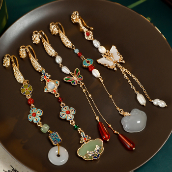 Gyöngyös kitűző, romb alakú, friss és édes stílus, uniszex