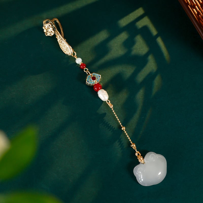 Gyöngyös kitűző, romb alakú, friss és édes stílus, uniszex