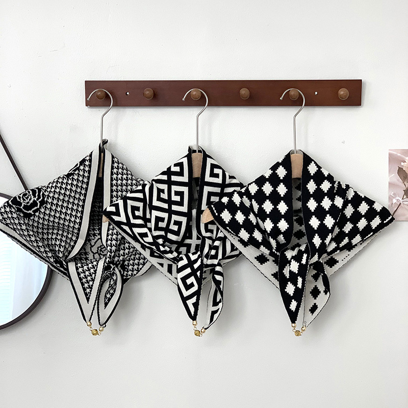 Триъгълен шал с леопардов принт, полиестер, поддържа топло за зима и пролет.